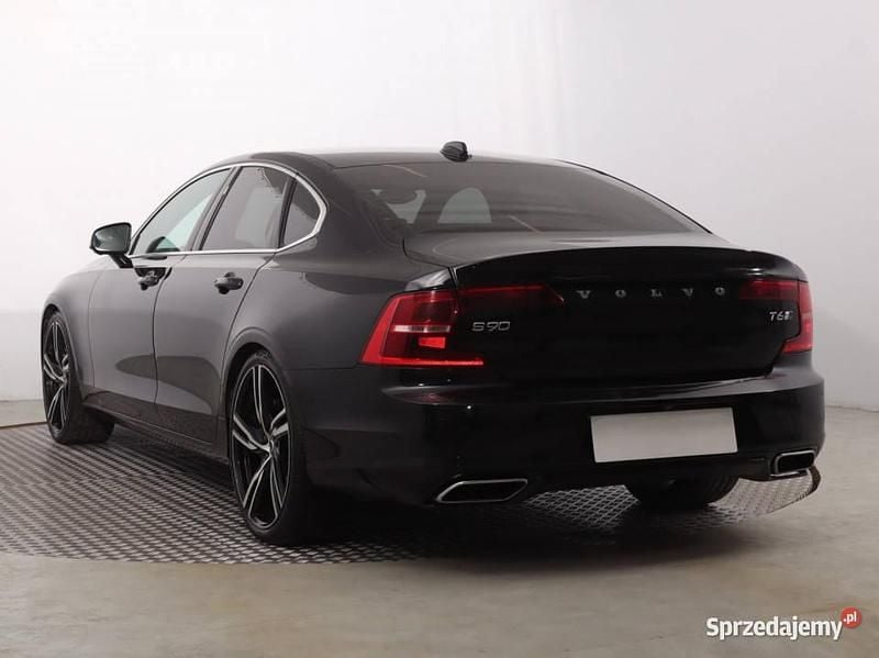 Używany Volvo S90 2017 Czarny Sedan/Limuzyna