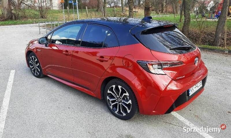 Używany Toyota Corolla 152 KM (111 kW) 2019 Bordowy Hatchback