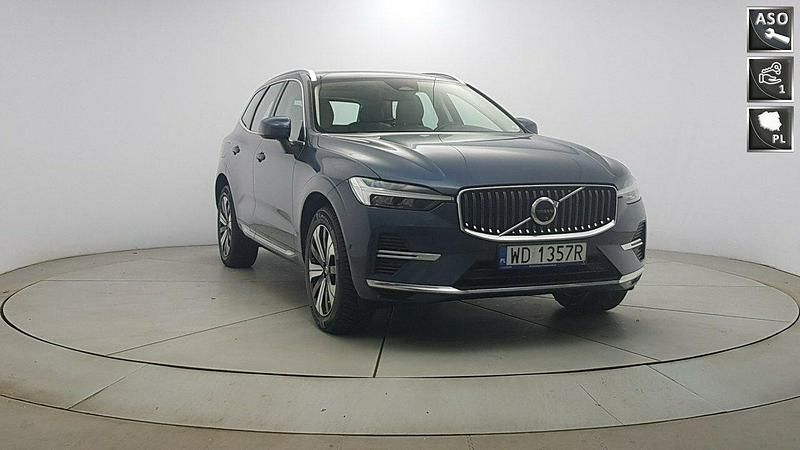 Używany Volvo XC60 Plus 2022 Granatowy SUV