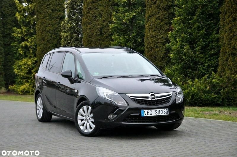 Używany Opel Zafira Edition 140 KM (102 kW) 2015 Czarny Minivan