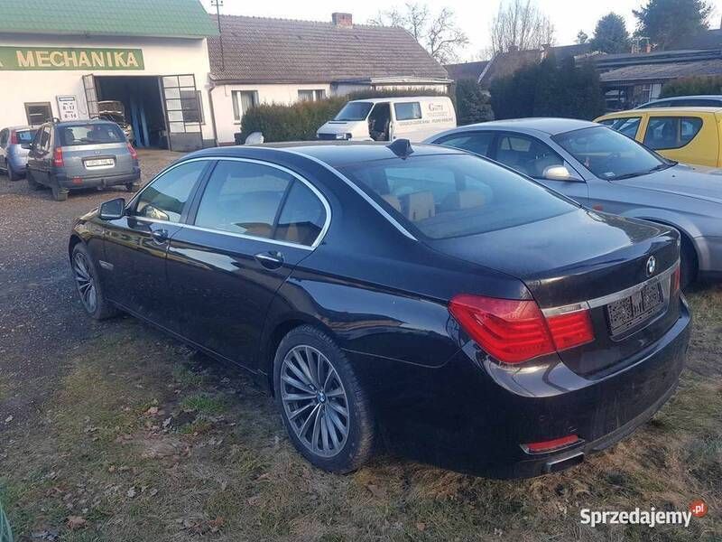 Używany BMW 750 2010 Czarny Sedan/Limuzyna