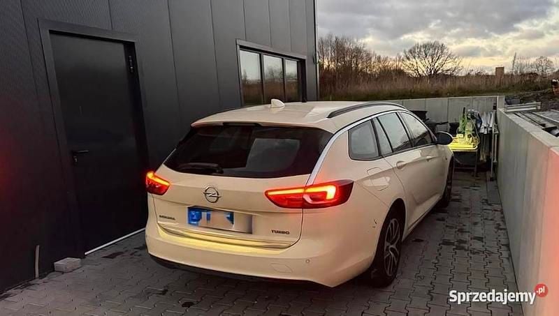 Żółty Używany 2018 Opel Insignia Kombi | 22 000 zł (Super Cena) - Obraz 1/2
