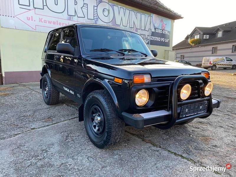 Czarny Używany 2018 Lada Taiga SUV | 34 900 zł - Obraz 1/4