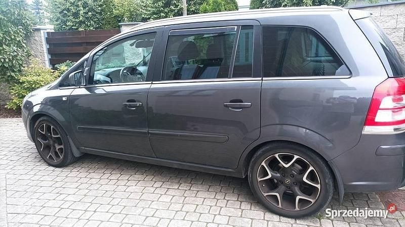 Używany 2011 Opel Zafira Minivan | 23 000 zł (Uczciwa cena) - Obraz 1/4