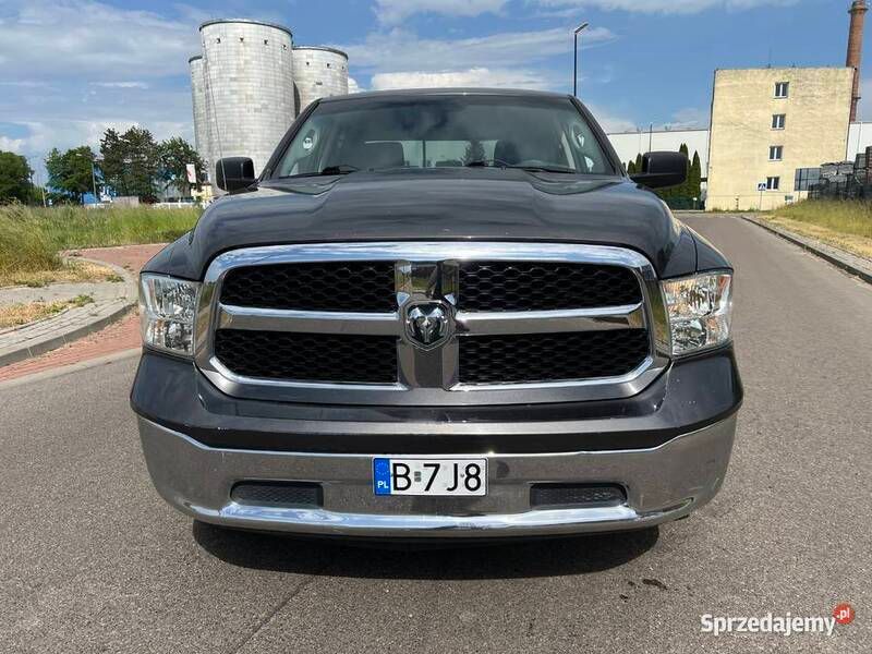 Szary Używany 2018 RAM 1500 Pickup | 82 000 zł (Uczciwa cena) - Obraz 1/4