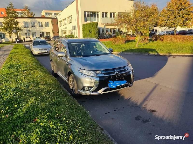Używany 2015 Mitsubishi Outlander P-HEV | 59 800 zł (Dość drogi) - Obraz 1/4