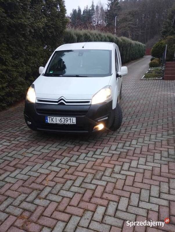 Biały Używany 2016 Citroën Berlingo Minivan | 39 500 zł (Uczciwa cena) - Obraz 1/4