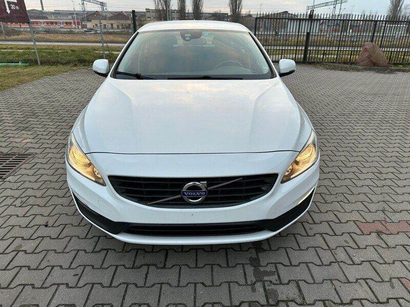 Używany Volvo V60 120 KM (88 kW) 2016 Biały Kombi