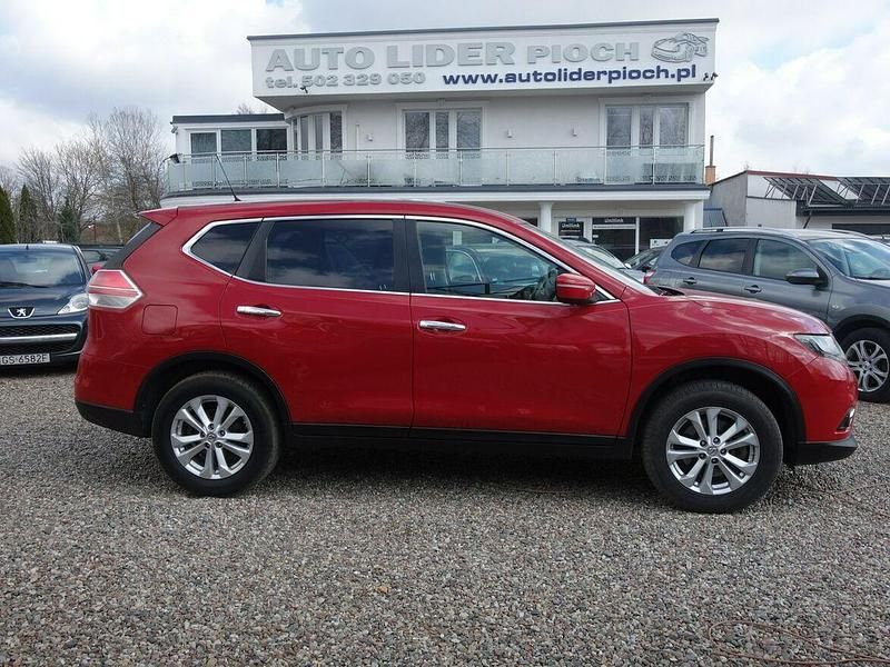 Używany Nissan X-Trail 131 KM (96 kW) 2016 Czerwony SUV