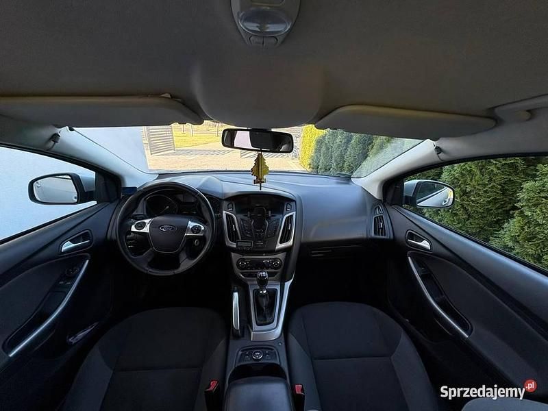 Używany Ford Focus 2011 Srebrny Kombi
