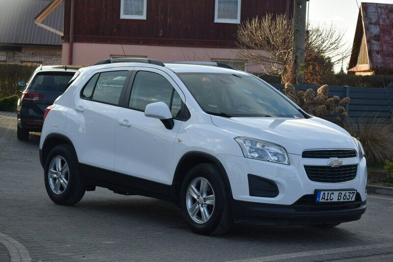 Biały Używany 2013 Chevrolet Trax SUV | 28 900 zł (Uczciwa cena) - Obraz 1/4