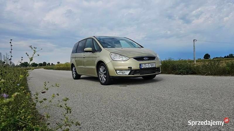 Złoty Używany 2007 Ford Galaxy Ghia Minivan | 12 500 zł (Super Cena) - Obraz 1/4