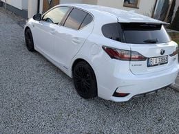 Lexus CT200h