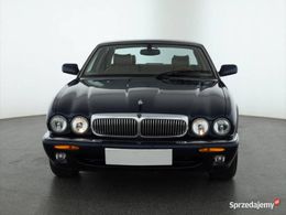 Jaguar XJ8