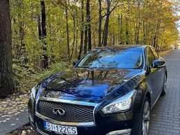 Infiniti Q70