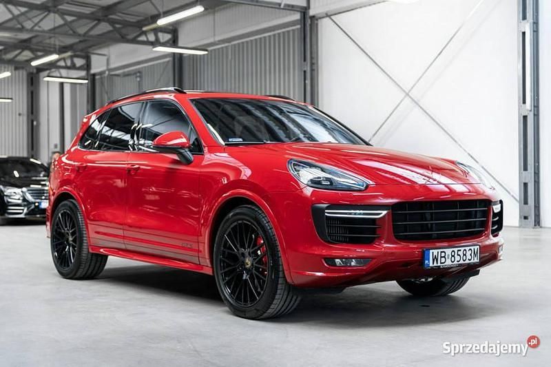 Używany Porsche Cayenne GTS 440 KM (323 kW) 2016 Czerwony SUV