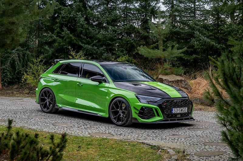 Zielony (metalik) Używany 2023 Audi RS3 Sportback Hatchback | 299 777 zł - Obraz 1/4