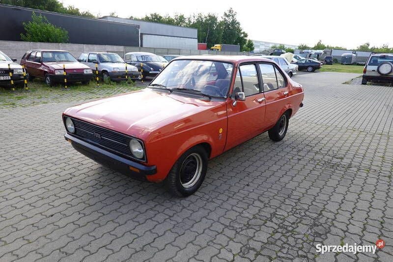 Czerwony Używany 1976 Ford Escort Sedan/Limuzyna | 17 500 zł - Obraz 1/4