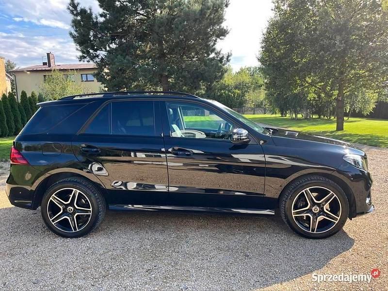 Czarny Używany 2018 Mercedes GLE350 SUV | 137 000 zł (Dobra cena) - Obraz 1/4