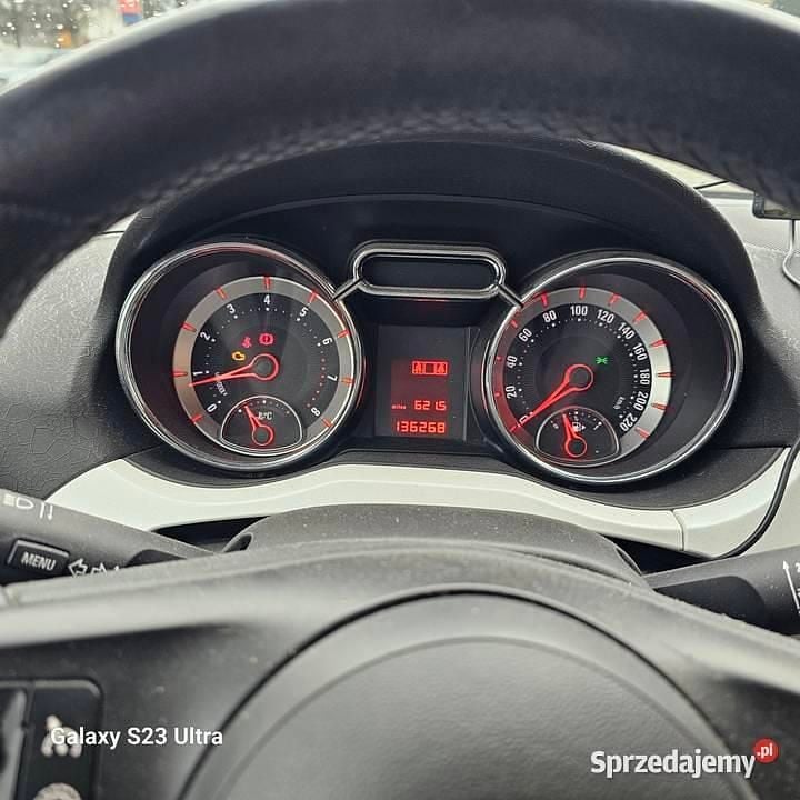 Używany Opel Adam 2013 Czerwony Hatchback