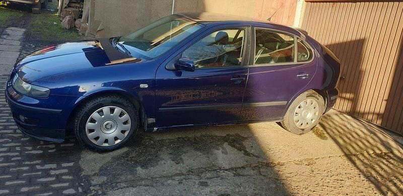 Niebieski Używany 2002 Seat Leon Hatchback | 5700 zł (Super Cena) - Obraz 1/4