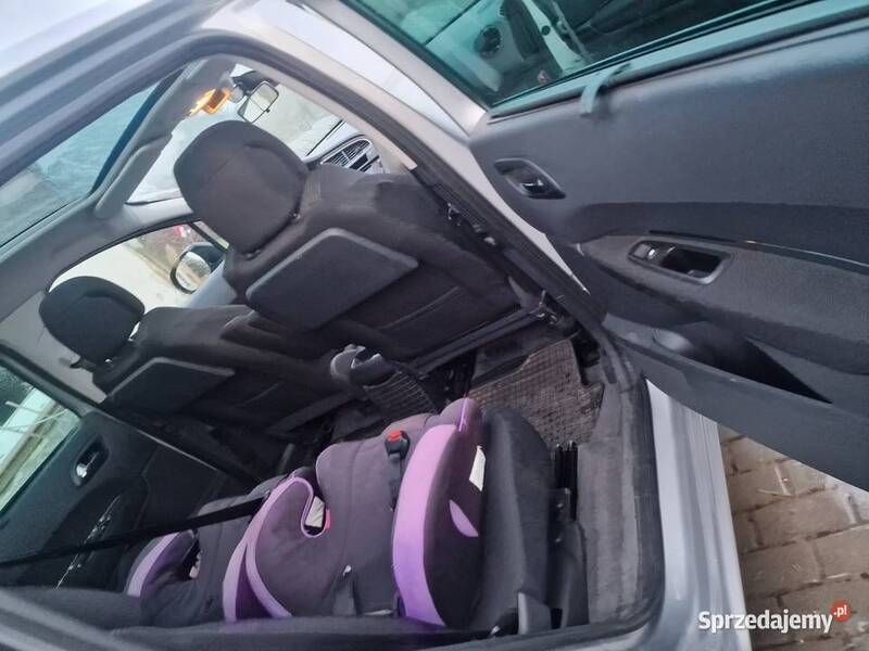 Używany Peugeot 5008 2012 Minivan