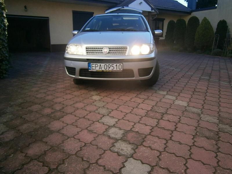 Srebrny Używany 2009 Fiat Punto Hatchback | 12 600 zł - Obraz 1/4