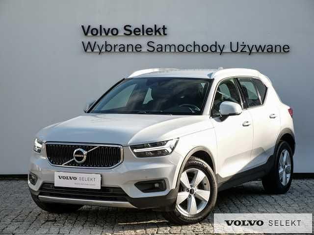 Srebrny Używany 2020 Volvo XC40 SUV | 109 900 zł (Uczciwa cena) - Obraz 1/3