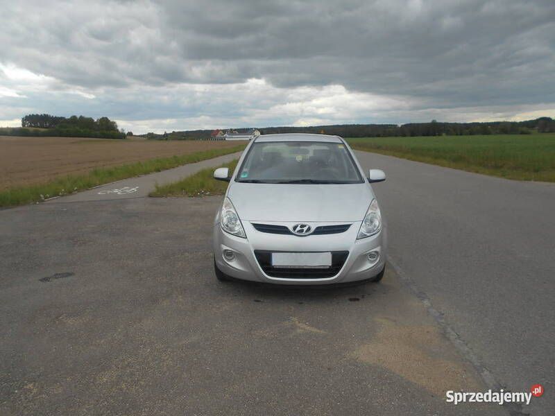 Srebrny Używany 2010 Hyundai i20 Hatchback | 10 800 zł (Super Cena) - Obraz 1/4