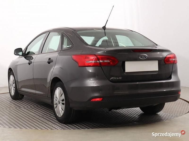 Używany Ford Focus 2017 Szary Sedan/Limuzyna