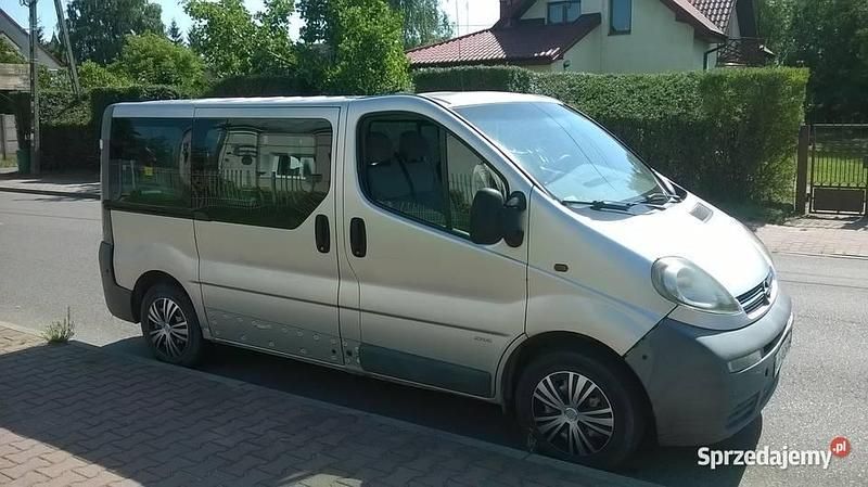 Srebrny Używany 2004 Opel Vivaro Van | 11 000 zł (Super Cena) - Obraz 1/4