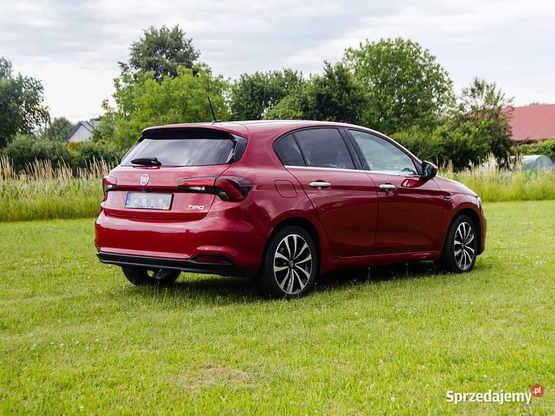 Używany 2018 Fiat Tipo Lounge Hatchback | 45 900 zł - Obraz 1/4