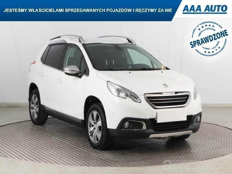 Biały Używany 2015 Peugeot 2008 SUV | 32 499 zł (Uczciwa cena) - Obraz 1/4