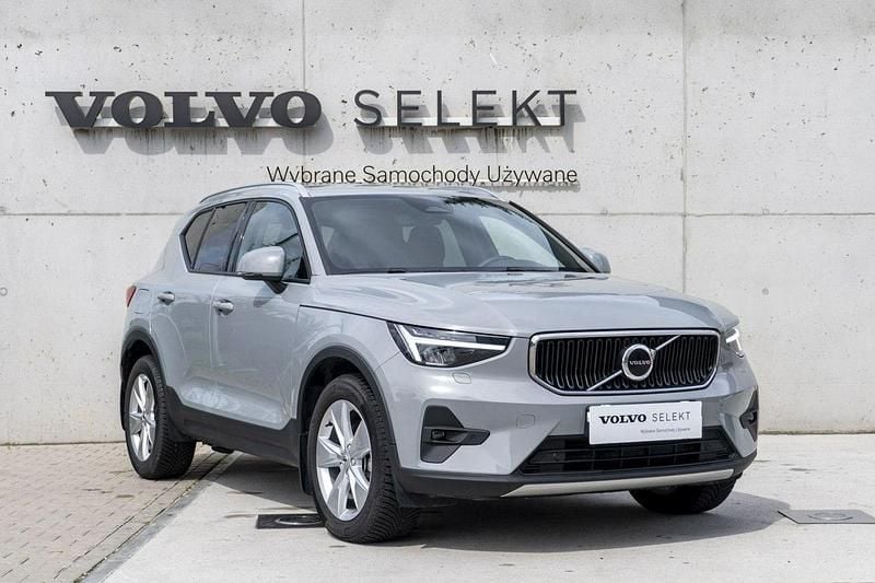 Używany Volvo XC40 197 KM (144 kW) 2024 Szary (metalik) SUV
