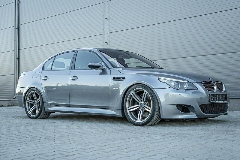Srebrny Używany 2006 BMW M5 Sedan/Limuzyna | 133 777 zł - Obraz 1/4