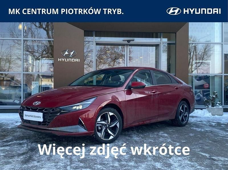 Używany Hyundai Elantra 123 KM (90 kW) 2022 Czerwony Sedan/Limuzyna