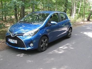 Niebieski Używany 2015 Toyota Yaris Hybrid Hatchback | 39 500 zł (Dość drogi) - Obraz 1/4