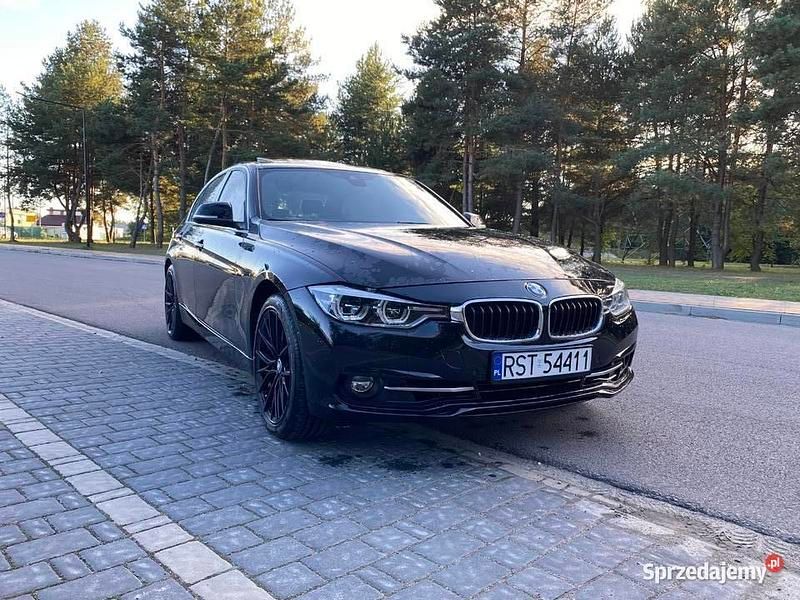 Czarny Używany 2018 BMW 330 Sport Line Sedan/Limuzyna | 96 500 zł (Uczciwa cena) - Obraz 1/4