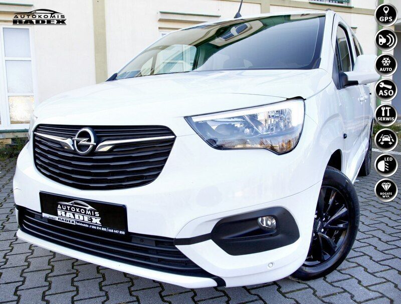 Biały Używany 2022 Opel Combo Minivan | 94 499 zł - Obraz 1/4