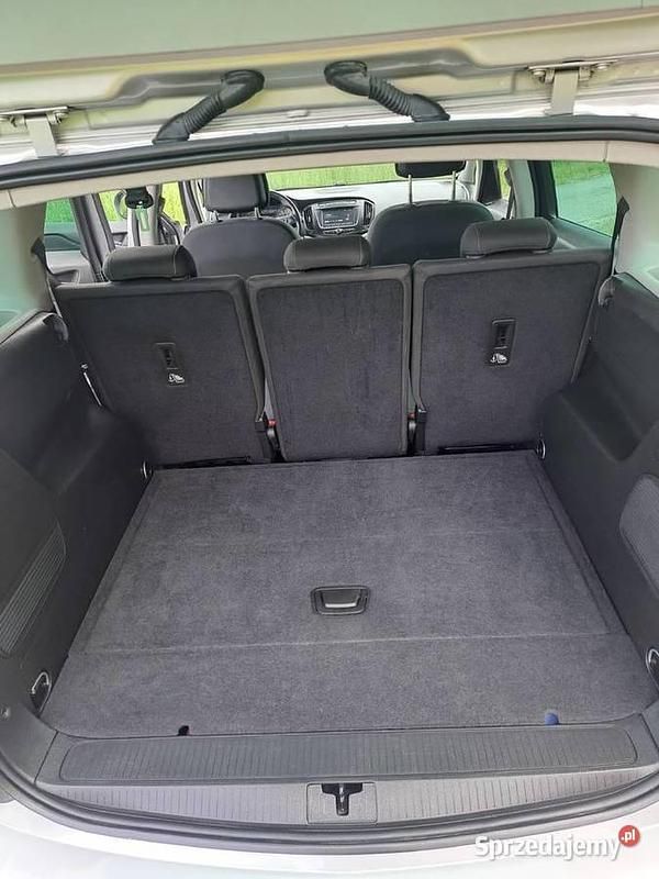 Srebrny Używany 2017 Opel Zafira Minivan | 45 000 zł (Dość drogi) - Obraz 1/4