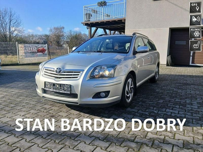 Srebrny Używany 2006 Toyota Avensis Kombi | 17 900 zł (Dość drogi) - Obraz 1/4