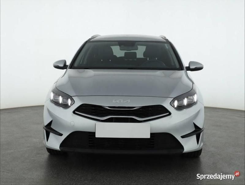 Srebrny Używany 2022 Kia Ceed Hatchback | 65 999 zł (Dobra cena) - Obraz 1/4