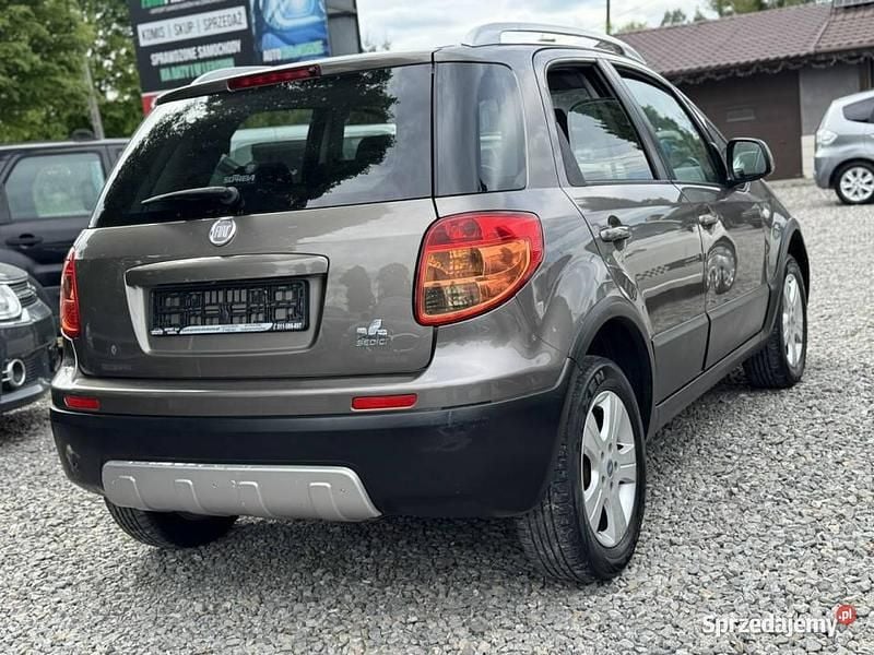 Używany Fiat Sedici 120 KM (88 kW) 2010 Brązowy SUV