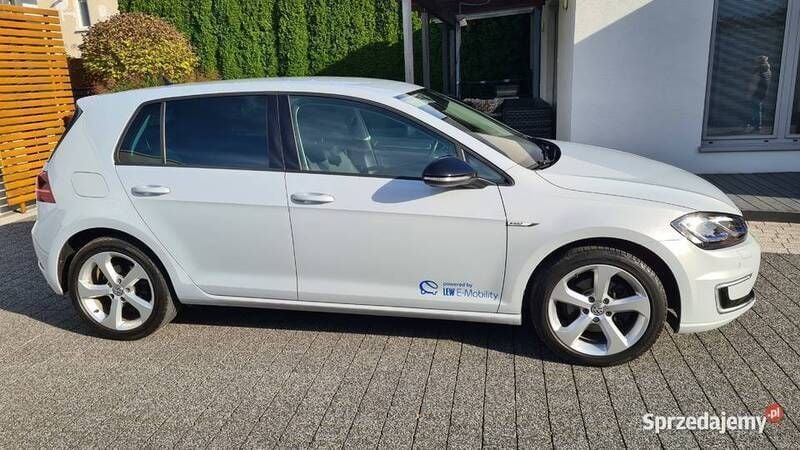 Używany VW e-Golf 100 kW (136 KM) 2018 Hatchback