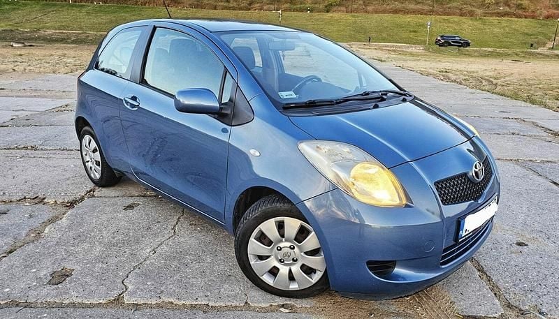 Niebieski Używany 2006 Toyota Yaris Hatchback | 13 900 zł (Uczciwa cena) - Obraz 1/4