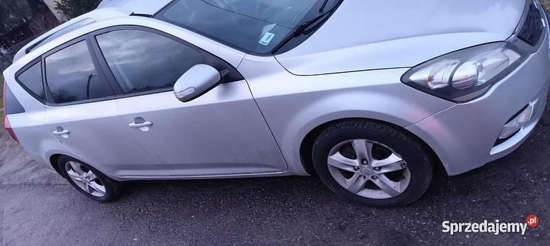 Używany Kia Ceed 2011 Srebrny Hatchback