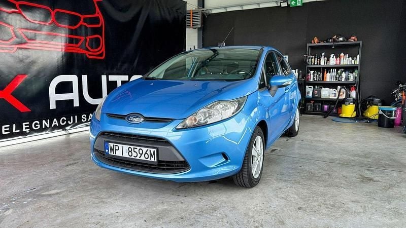 Niebieski (metalik) Używany 2011 Ford Fiesta Hatchback | 17 900 zł (Uczciwa cena) - Obraz 1/4