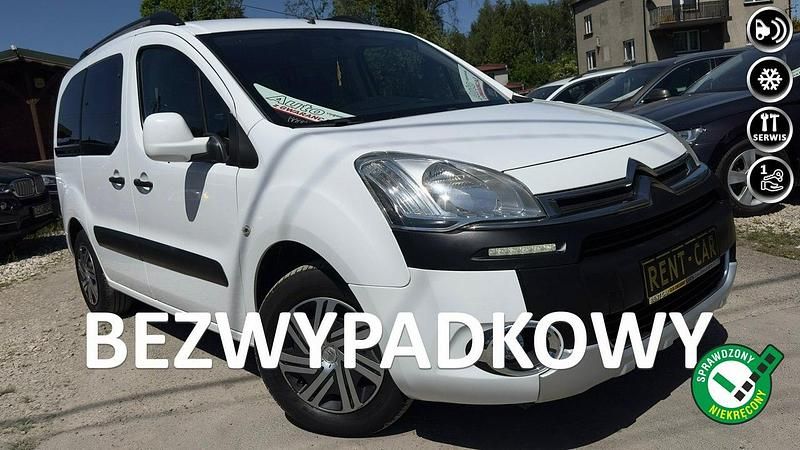 Biały (metalik) Używany 2013 Citroën Berlingo Minivan | 19 999 zł (Uczciwa cena) - Obraz 1/4
