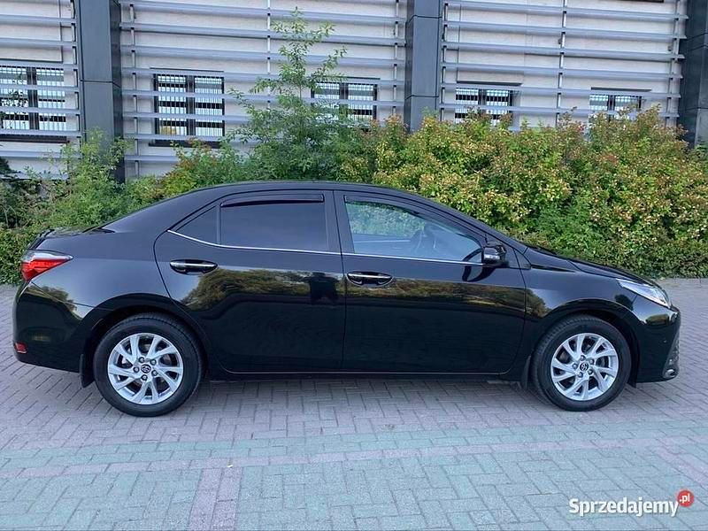 Czarny Używany 2017 Toyota Corolla Sedan/Limuzyna | 62 900 zł (Uczciwa cena) - Obraz 1/4