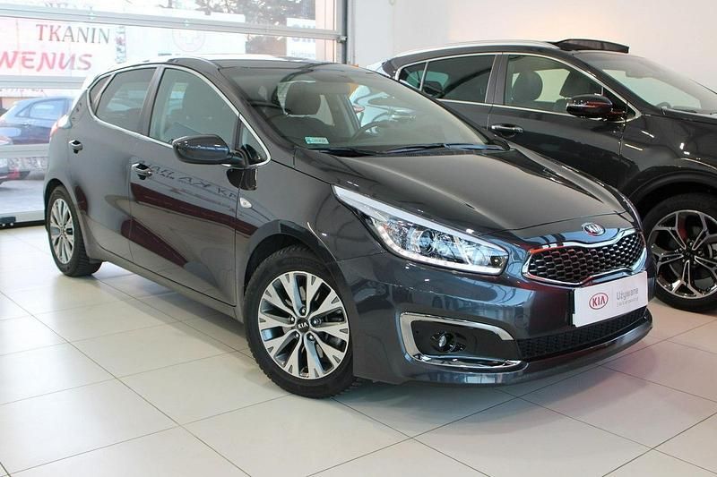 Używany Kia Ceed Plus 100 KM (73 kW) 2017 Grafitowy (metalik) Hatchback
